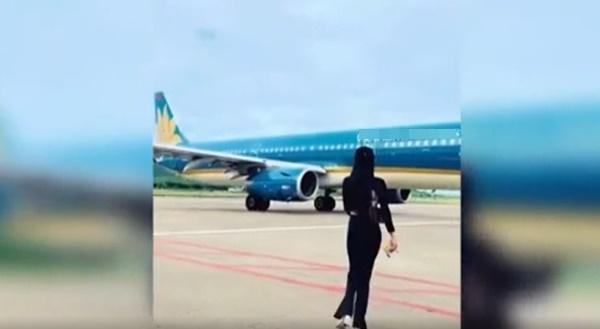 4 vi phạm hàng không gây bão mạng gần đây-2