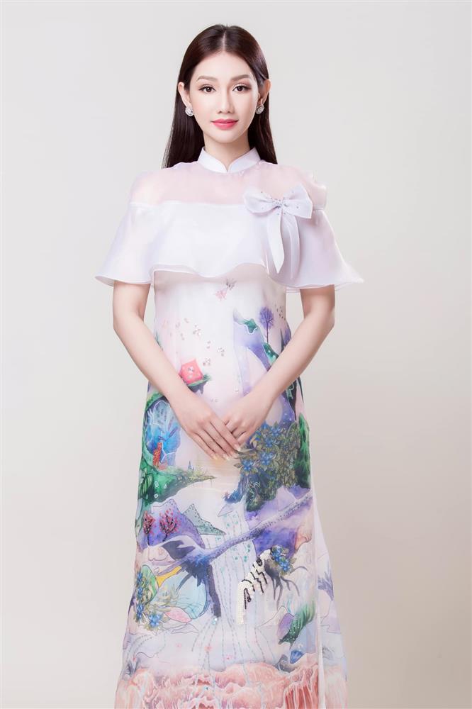 Nhan sắc đổi khác của MC Quỳnh Chi sau 7 năm ly hôn đại gia-7