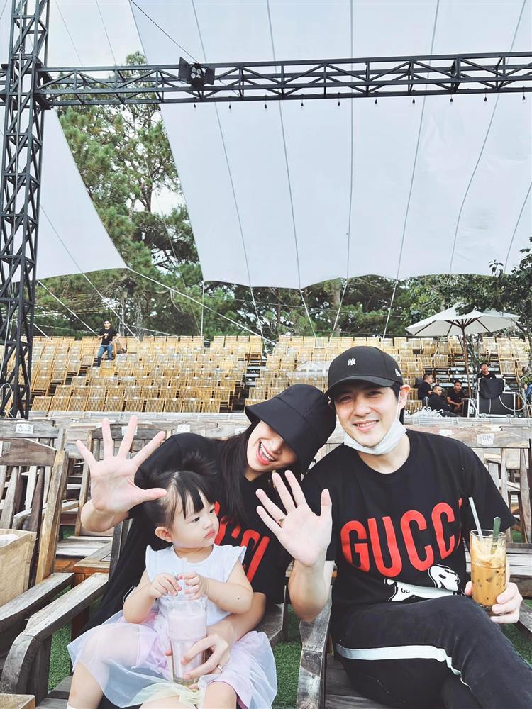 Nát cõi lòng cảnh con gái khóc không cho Đông Nhi đi diễn-10