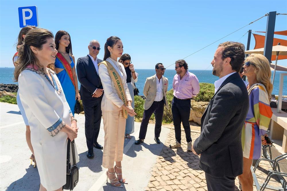 Hoa hậu Thùy Tiên mắc sai lầm chí mạng khi mặc quần-3