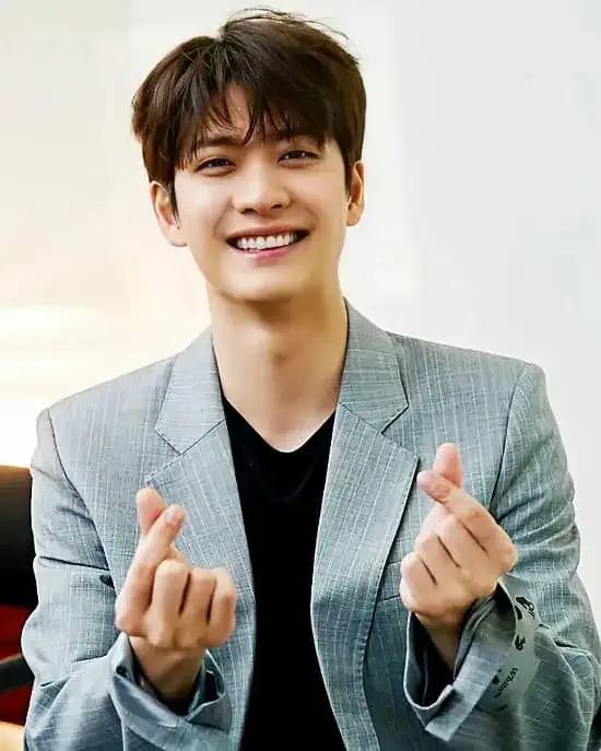 Kang Tae Oh được săn đón sau phim Extraordinary Attorney Woo-1