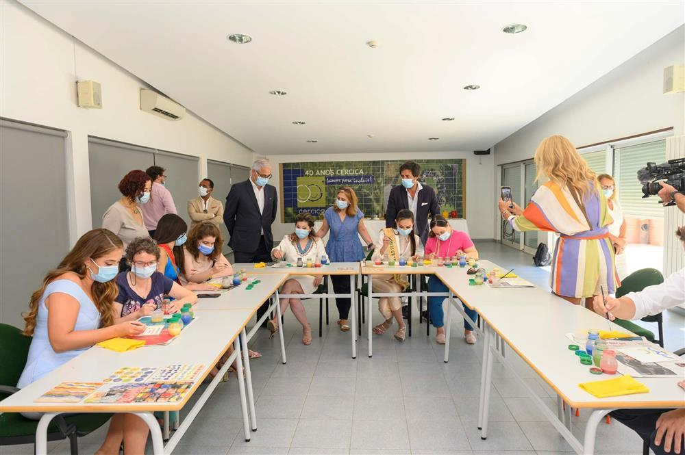 Thùy Tiên làm méo vương miện 12 tỷ, chủ tịch Nawat chắc xót lắm-4