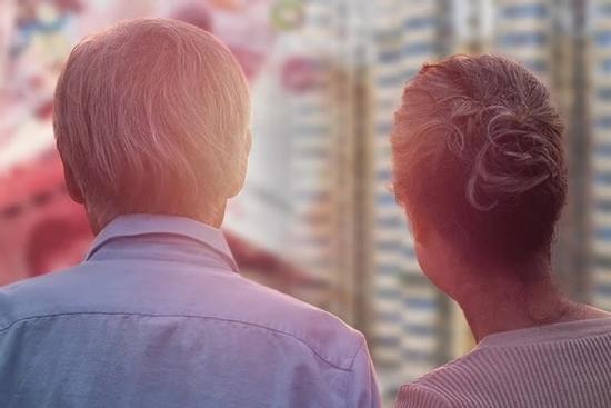 Cha mẹ bàng hoàng khi con trai để lại di chúc cho bạn gái ở Trung Quốc