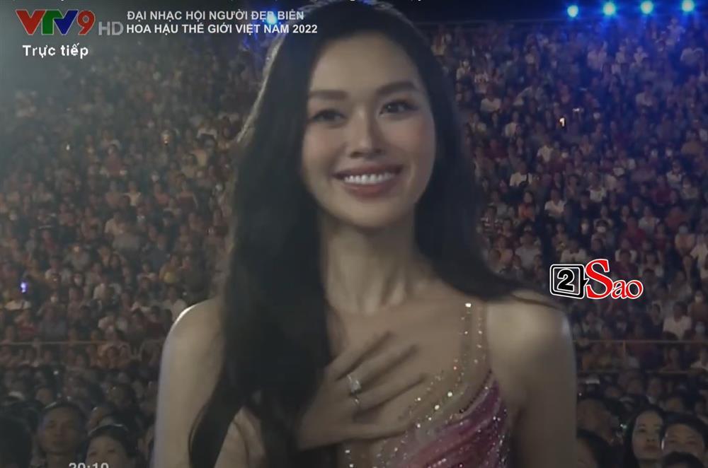 Truyền hình phơi bày nhan sắc dàn hậu: Lương Thùy Linh đội sổ-6