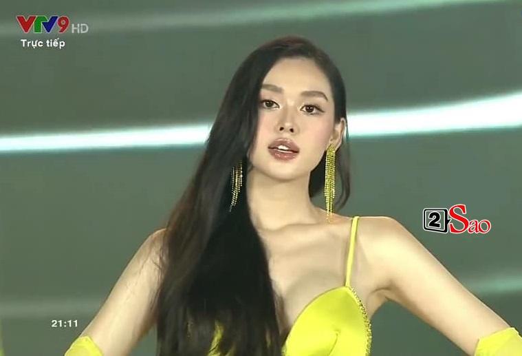 Truyền hình phơi bày nhan sắc dàn hậu: Lương Thùy Linh đội sổ-15