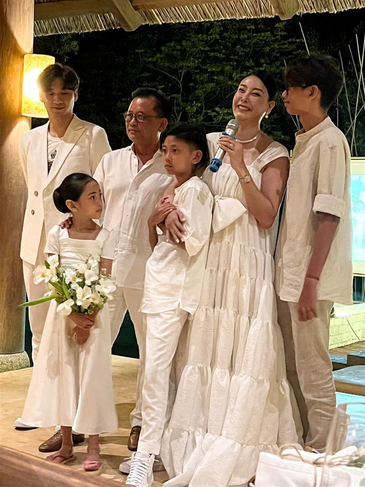 Nhan sắc U50 Trương Ngọc Ánh, Hà Kiều Anh có đọ lại vợ Chi Bảo?-1