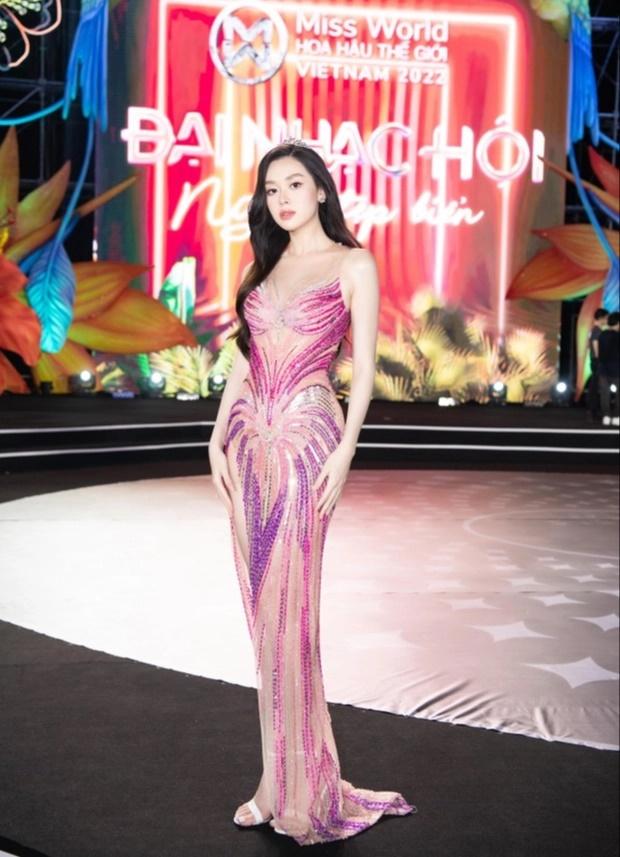 Top những bộ cánh đẹp nhất tuần qua: Hoa hậu, siêu mẫu so kè gắt-6