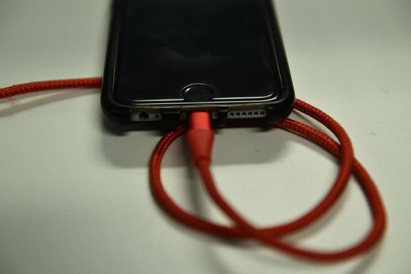 Sau tiếng nổ lớn, nữ công nhân bị điện giật cháy nửa người-2