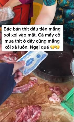 Đu trend mua 5k thịt, thanh niên bị cô bán hàng mắng chửi sấp mặt-4