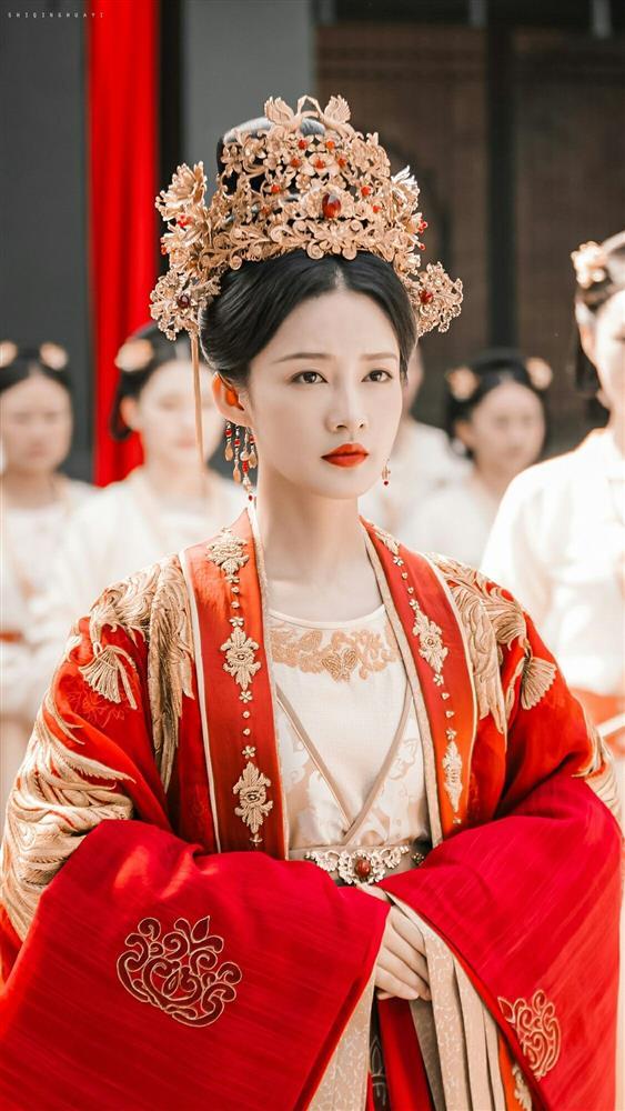 Dương Tử mất danh hiệu Nữ thần Kim Ưng, lộ diện người thế vai?-4