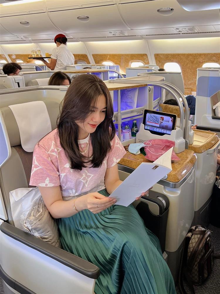 Tin showbiz Việt ngày 25/7: Vua cá Koi bị cảnh báo ăn chửi vì ảnh tình-11