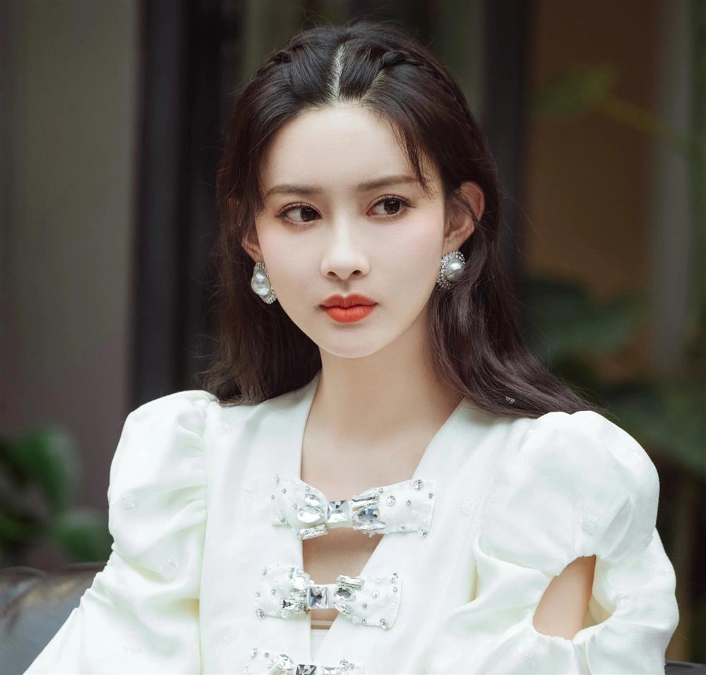 Nhan sắc thật của mỹ nhân cổ trang đè bẹp Yoona, Dương Tử-8