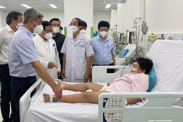 Bé trai 8 tuổi suy đa cơ quan, nguy kịch vì bị... muỗi đốt-1