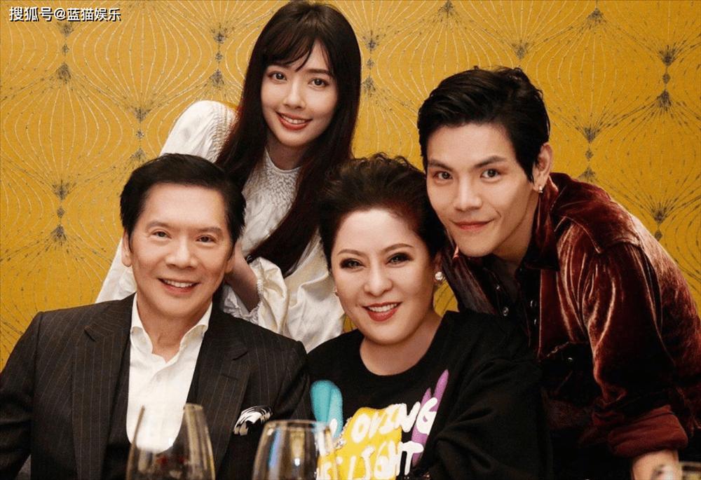 Hướng Tả - Quách Bích Đình sánh đôi sau bê bối ngoại tình-7