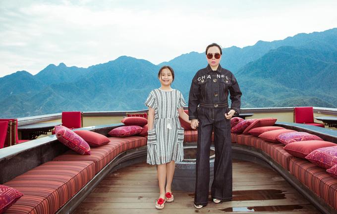 Phượng Chanel khoe ảnh 3 con gái đi biển: Chị cả sexy ngút ngàn-8