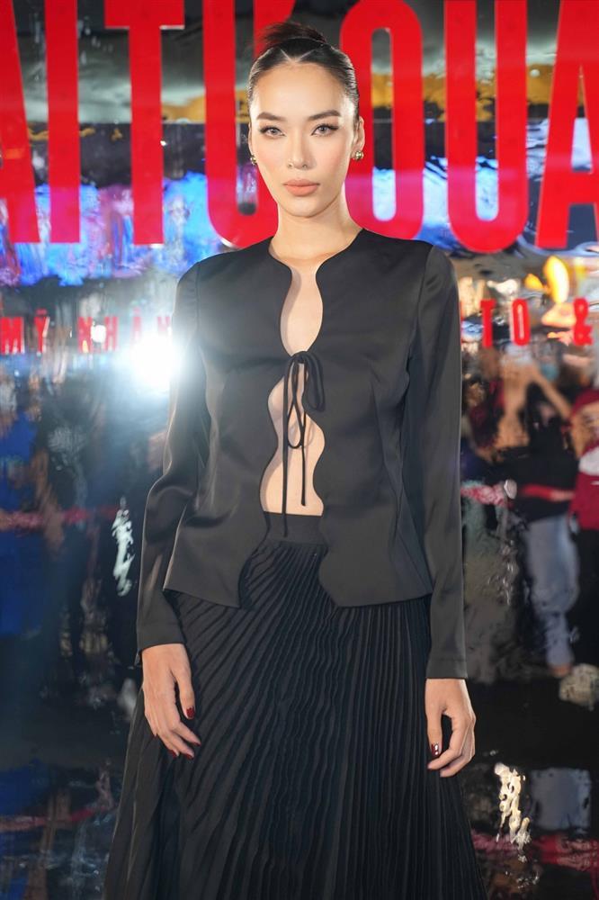 Lan Ngọc tác động vật lý lên Kaity Nguyễn trước mặt hàng trăm người-12