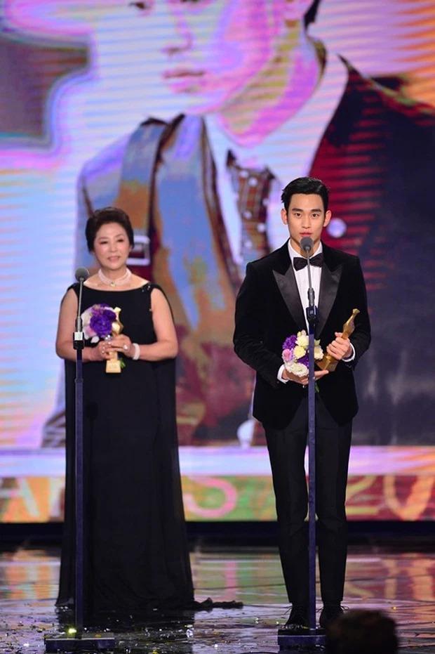 Kim Go Eun và dàn diễn viên bị chê không xứng với giải thưởng-3
