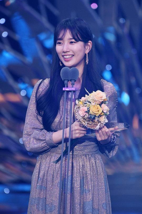 Kim Go Eun và dàn diễn viên bị chê không xứng với giải thưởng-11