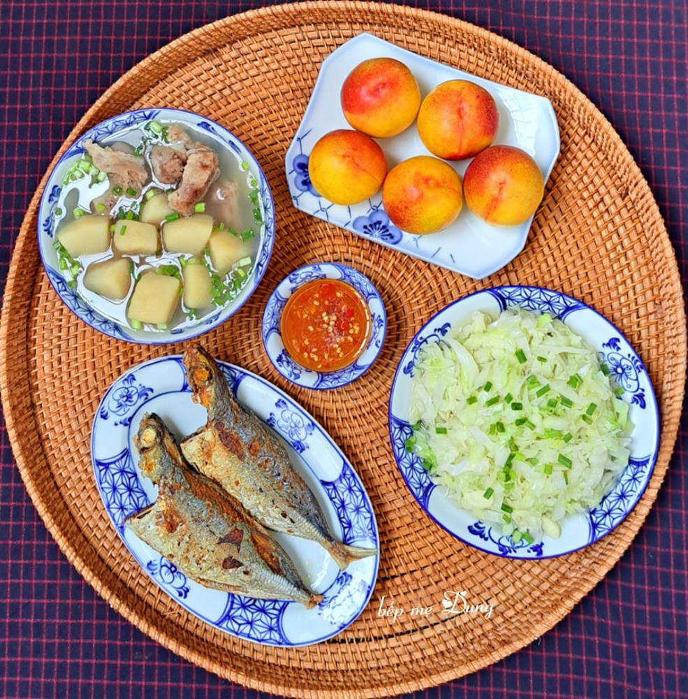 Loạt mâm cơm 4 người ăn cả tháng, nhìn là nảy số nấu ầm ầm-2