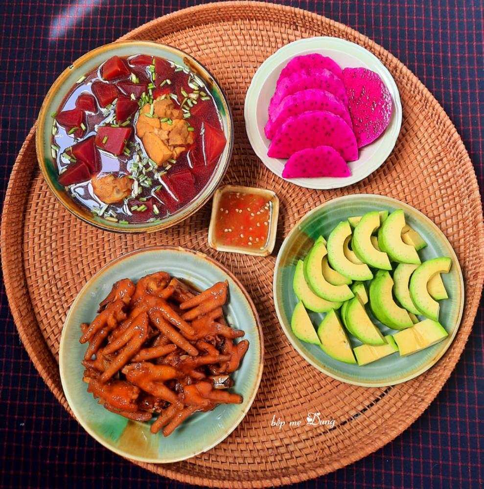 Loạt mâm cơm 4 người ăn cả tháng, nhìn là nảy số nấu ầm ầm-4