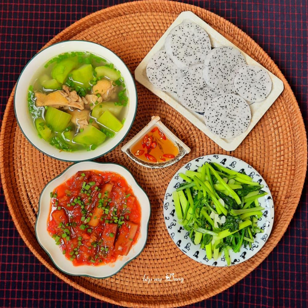 Loạt mâm cơm 4 người ăn cả tháng, nhìn là nảy số nấu ầm ầm-12