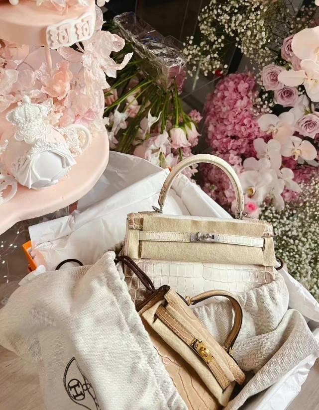 Huỳnh Hiểu Minh làm sinh nhật, tặng quà khủng cho bạn gái hotgirl-3