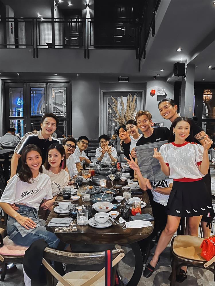 Sinh nhật Jun Phạm chẳng thấy nam chính, hóa ra bị chơi khăm-1