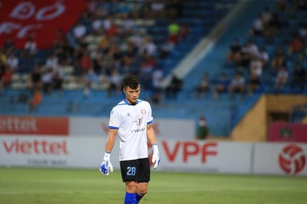 Tiến Dũng được Quang Hải động viên sau chuỗi trận không như ý-4