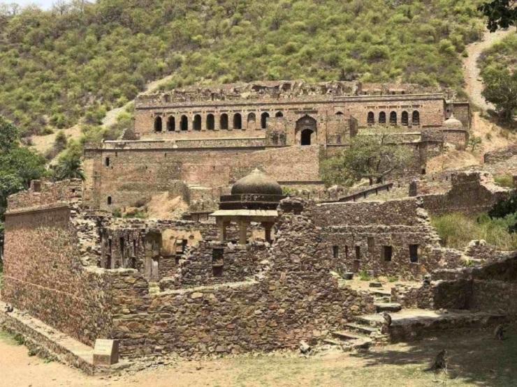 Những địa điểm ma ám nổi tiếng nhất Ấn Độ thử thách lòng can đảm-2