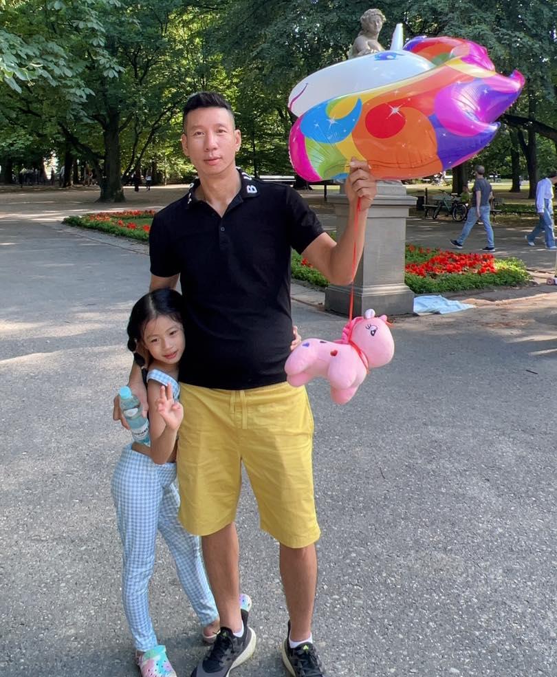 Tin showbiz Việt ngày 26/7: Vợ Khánh Đơn bảo vệ quyết liệt con riêng của chồng-8