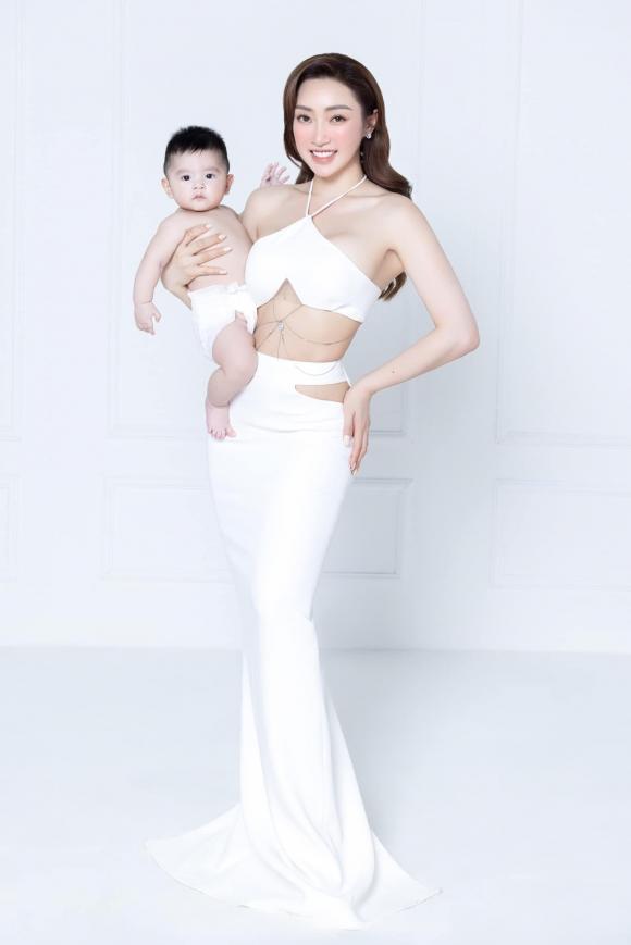 Đụng hàng, vợ Chi Bảo áp đảo Trang Nemo nhờ quý tử gây sốt-5
