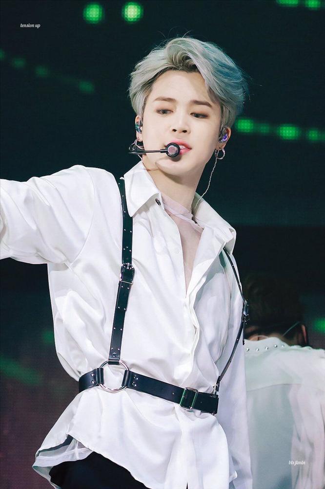 BTS Jimin bị tung bằng chứng cặp kè mỹ nhân nổi tiếng hơn 5 tuổi-1