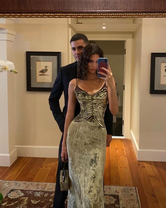 Kendall Jenner diện đồ dự lễ cưới sành điệu, vạn người mê-6