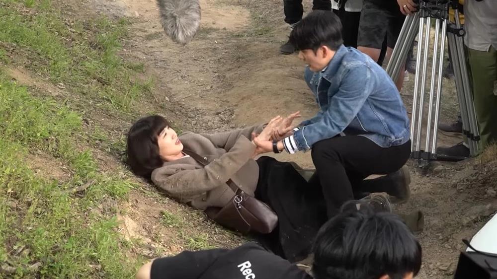 Suýt bị Kang Tae Oh hôn, Park Eun Bin bỏ chạy-3