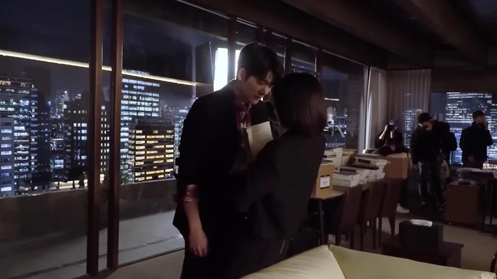 Suýt bị Kang Tae Oh hôn, Park Eun Bin bỏ chạy-6