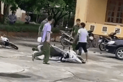 Vụ xông vào trụ sở UBND xã chém công an: Loạt Facebooker bị sờ gáy-2