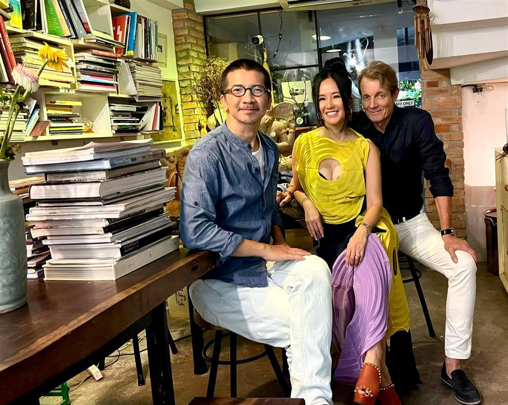 Lý Nhã Kỳ học Ngọc Trinh, Hồng Nhung mốt phơi nội y kém duyên-4