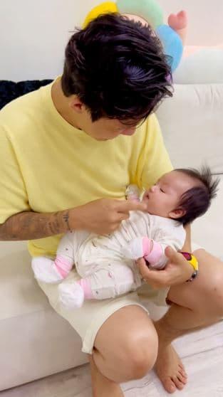 Minh Nhựa khoe ảnh bên các cháu, ông ngoại U40 quá phong độ-2