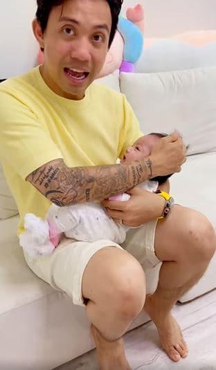 Minh Nhựa khoe ảnh bên các cháu, ông ngoại U40 quá phong độ-4