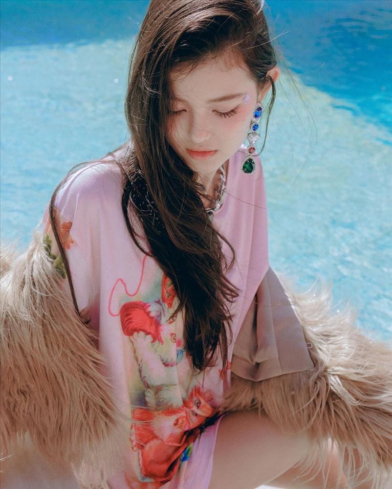 Nhóm nhạc em gái BTS sắp ra mắt: vừa đẹp người lại giỏi 2 thứ tiếng-6