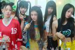Nhóm nhạc em gái BTS ăn mặc hở hang so với lứa tuổi học sinh cấp 2-7