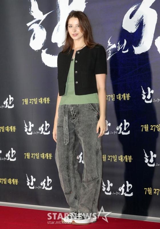 Thảm đỏ hot nhất hiện tại: EXO Suho lạ lẫm, Park Bo Gum đẹp không góc chết-8