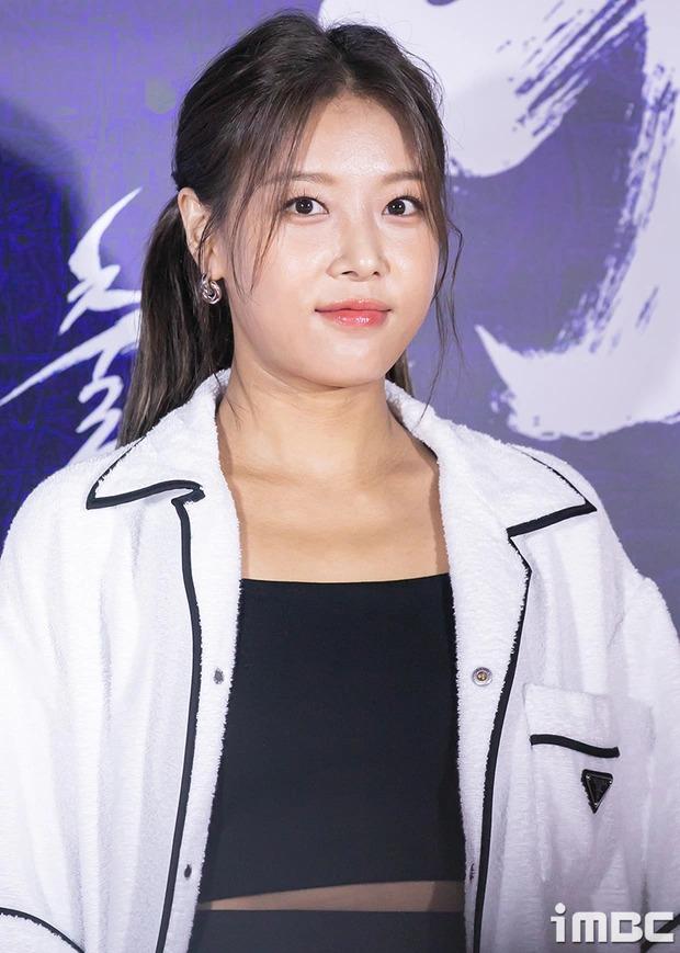 Thảm đỏ hot nhất hiện tại: EXO Suho lạ lẫm, Park Bo Gum đẹp không góc chết-12