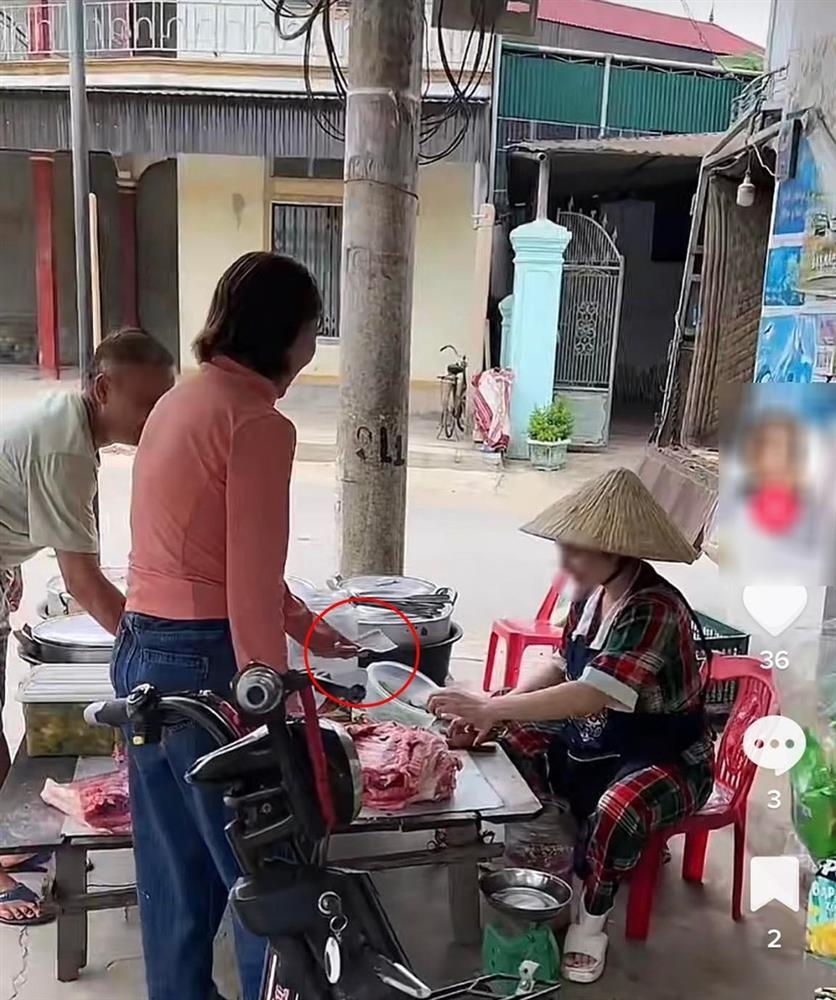 Đu trend cầm 5k mua thịt gà, thanh niên suýt bị chủ quán cho ăn dao-3