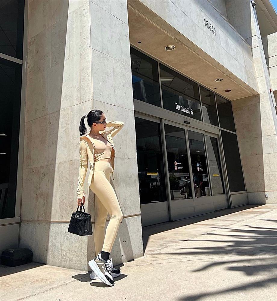 Lệ Quyên mặc đồ tập gym ra phố: Tưởng gợi cảm lại dễ phản cảm-2