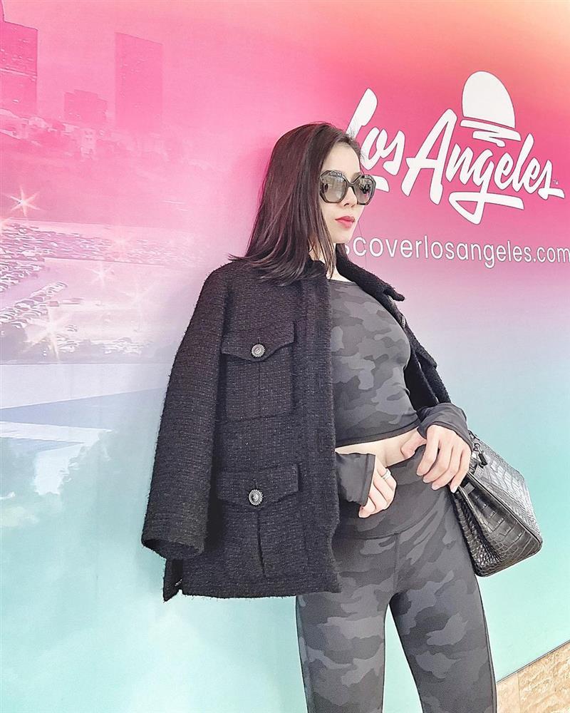 Lệ Quyên mặc đồ tập gym ra phố: Tưởng gợi cảm lại dễ phản cảm-4