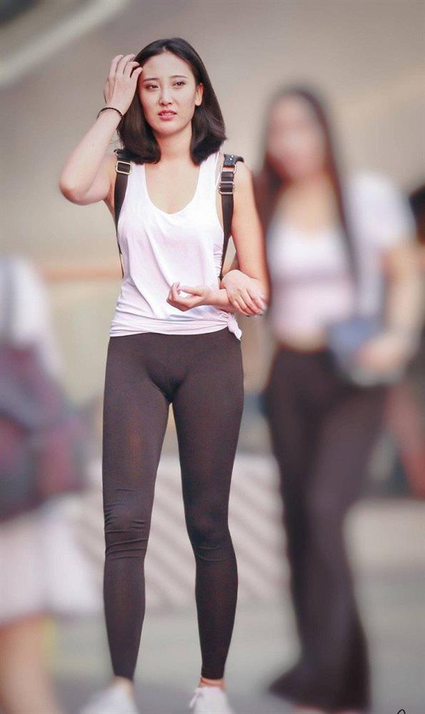 Lệ Quyên mặc đồ tập gym ra phố: Tưởng gợi cảm lại dễ phản cảm-9
