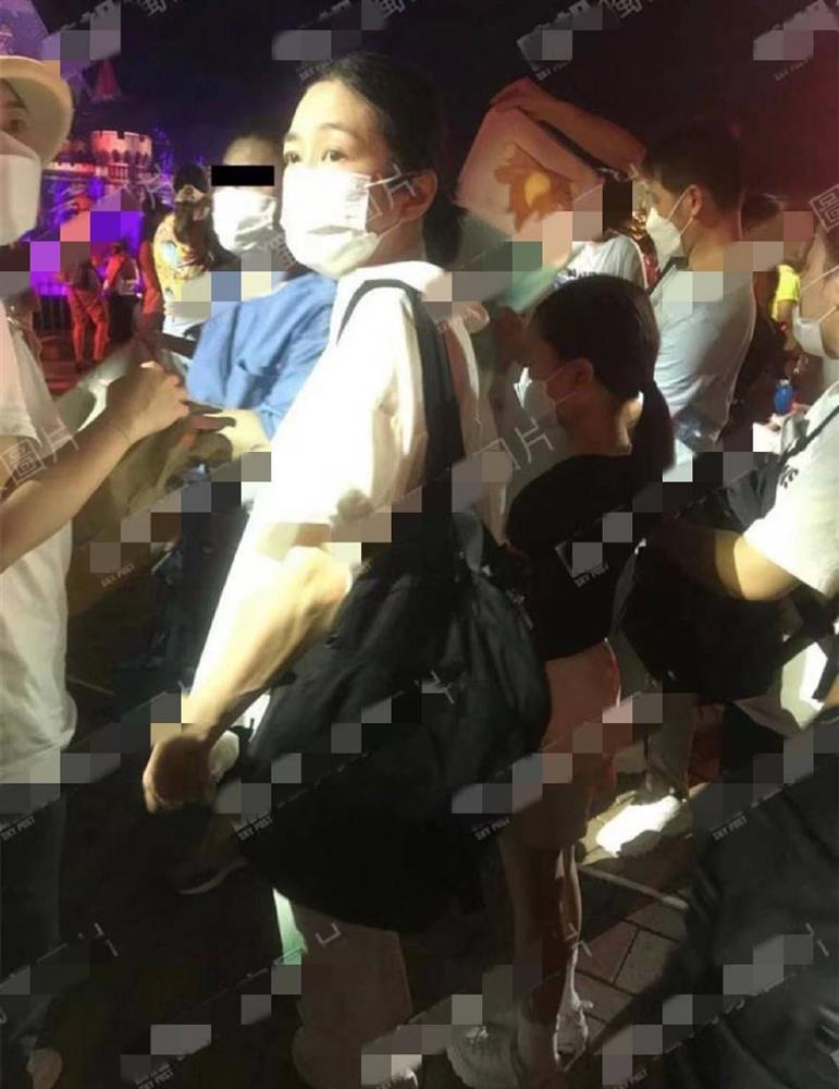 Lưu Đức Hoa bị chê lố khi điều 4 bảo mẫu đưa con gái đi chơi-1