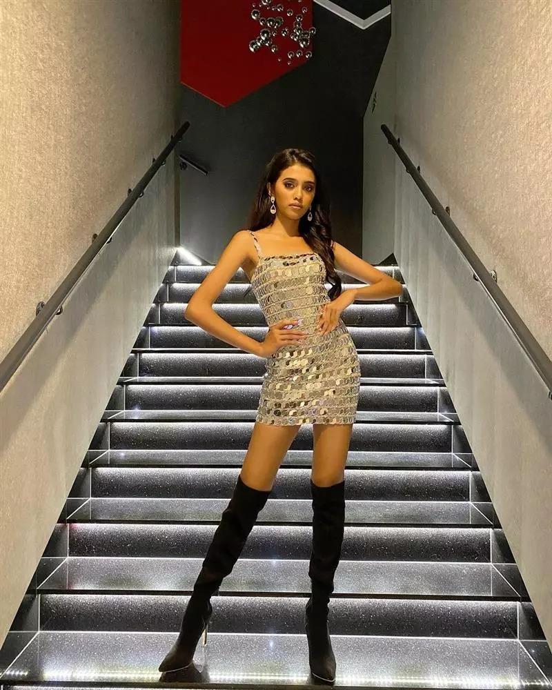 Thí sinh Campuchia bị chê già, sến khi mặc váy nhái Ngọc Châu-5