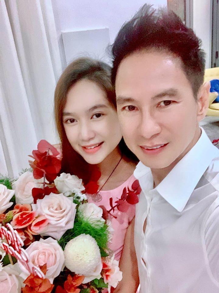 Vợ Lý Hải bị soi ảnh cam thường sau khi livestream lộ da sần sùi-9